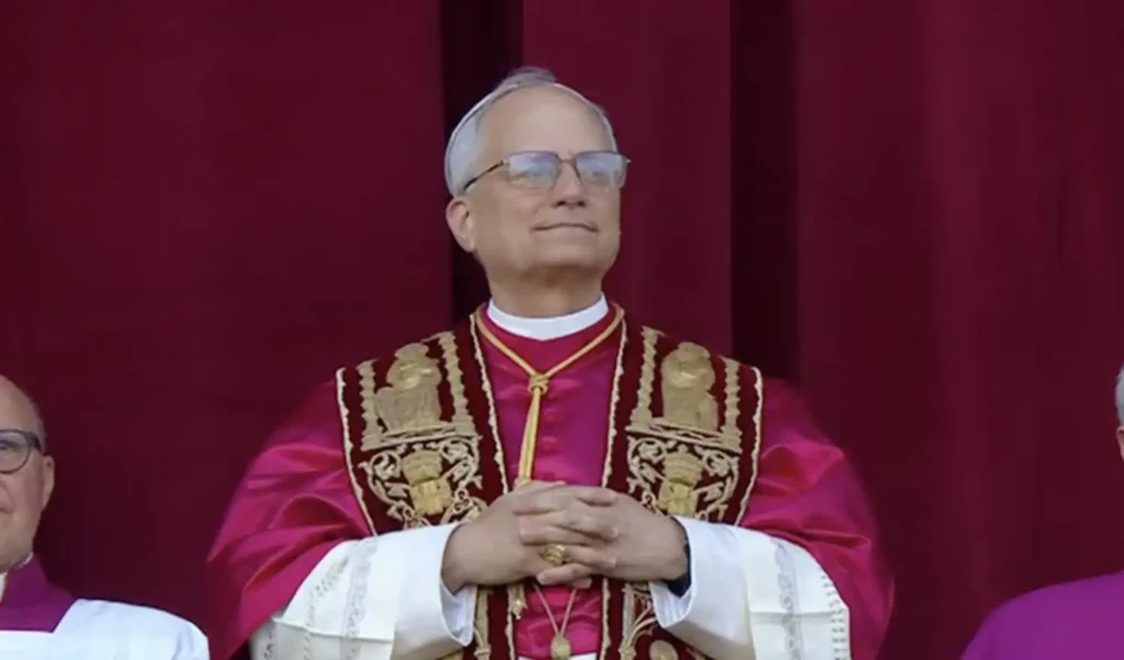 O papa americano e o papel dos EUA